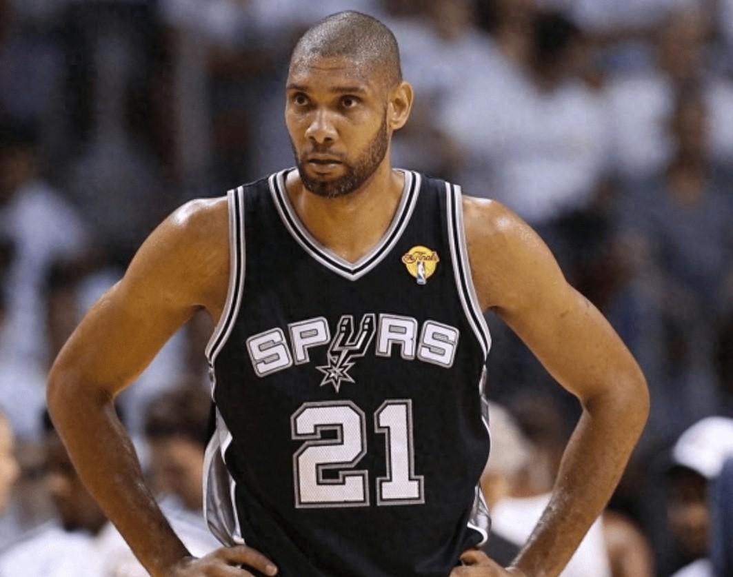 八村塁明日出战火箭，东契奇海斯出战成疑（八村塁明天迎战火箭，东契奇、海斯出战成疑）