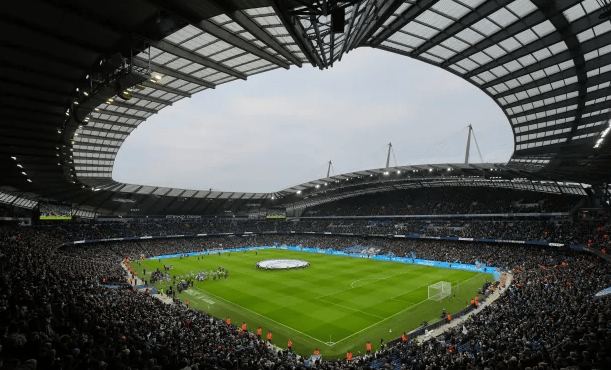 皇马在法国裁判蒂尔潘执法下首次失利，此前8胜1平（蒂尔潘执法下皇马首遭失利 此前战绩8胜1平）