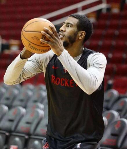 巧合！库里兄弟二人勇士生涯首秀均砍下14分（神奇巧合：库里兄弟勇士首秀同取14分）