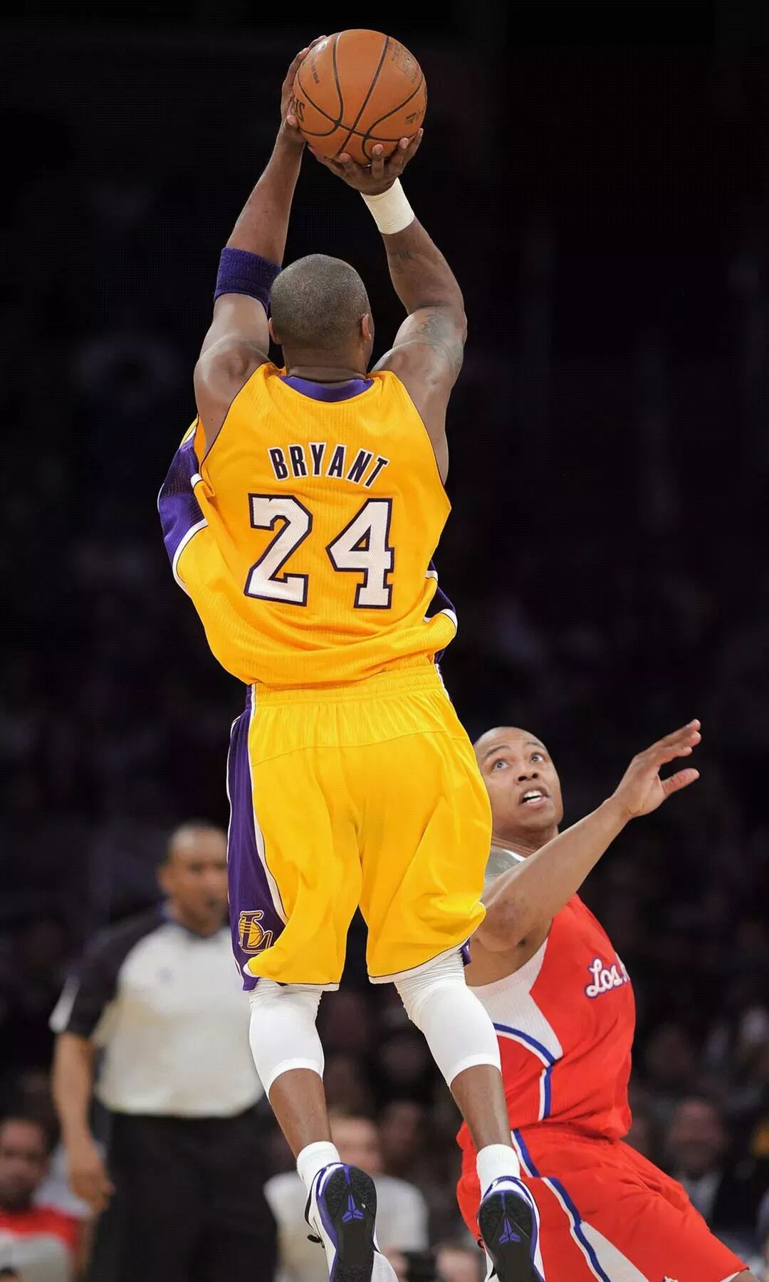 约纳坦-塔：心理辅导应成球员常态；对抗种族主义依然任重道远（球员心理辅导该成常态，抵制种族主义仍需长期努力——约纳坦-塔）