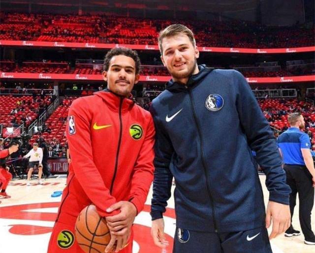 B费谈C罗被罚下：这是足球里会发生的事，他知道自己犯了错误（B费评C罗染红：足球场上常有的事，他已明白自己有错）