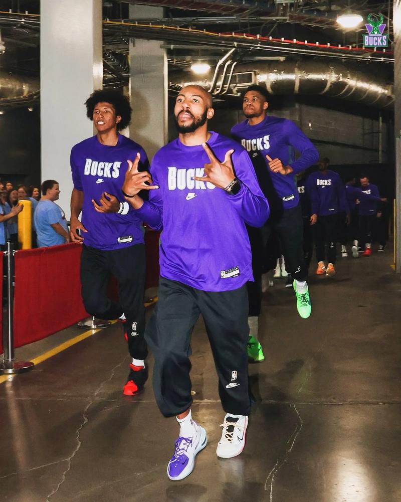 意媒：梅努是那不勒斯中场引援首选，备选方案包括弗拉泰西（意媒：那不勒斯中场补强锁定梅努，弗拉泰西列入备选）