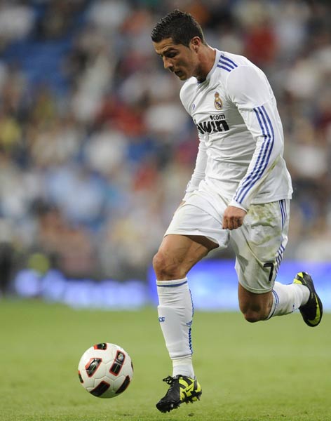 意媒：河床有意签下自由球员巴洛特利（意媒称：河床有意引进自由身的巴洛特利）