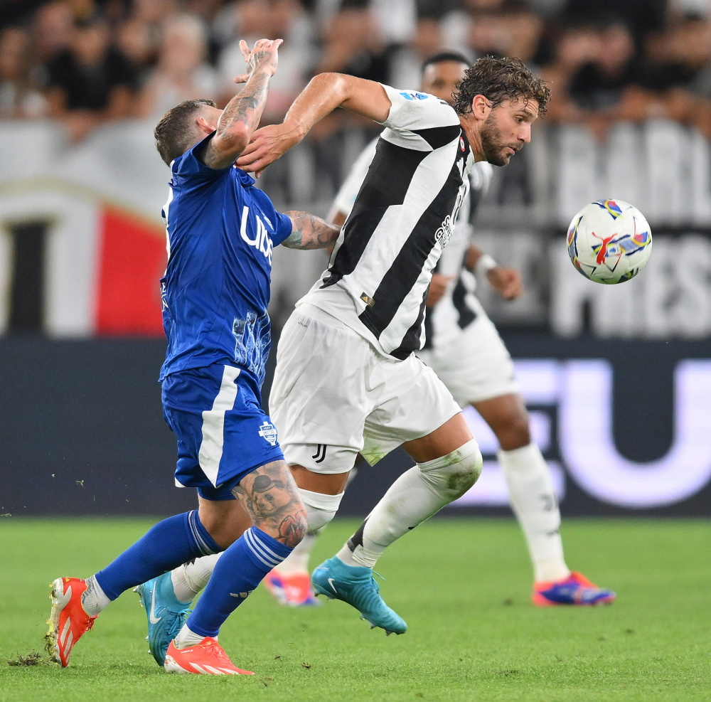 王哲林：新赛季首先要打好开局，希望常规赛有好的排名（王哲林：新赛季力争开门红，常规赛冲击更高排名）