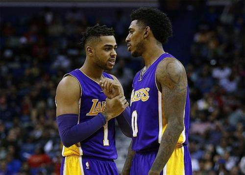 球星晒更衣室照，全队氛围太好了（球星晒更衣室合影，队内氛围爆棚）