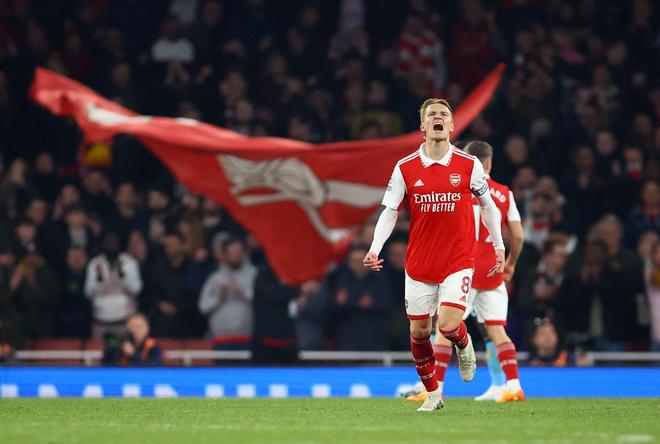 赖因德斯谈自己与德布劳内比较：我属于B2B中场，定位为8号位球员（赖因德斯谈与德布劳内对比：自认B2B型中场，司职8号位）