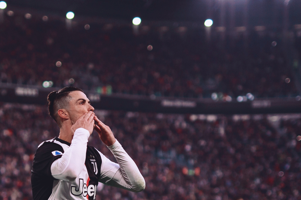 记者：尤文可能在冬窗拿洛卡特利和国米租借交换弗拉泰西（记者：尤文或冬窗以洛卡特利＋租借方案与国米交换弗拉泰西）